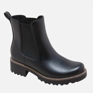 Universal Thread Womens Celina Chelsea Boots with Memory Foam Insole Black